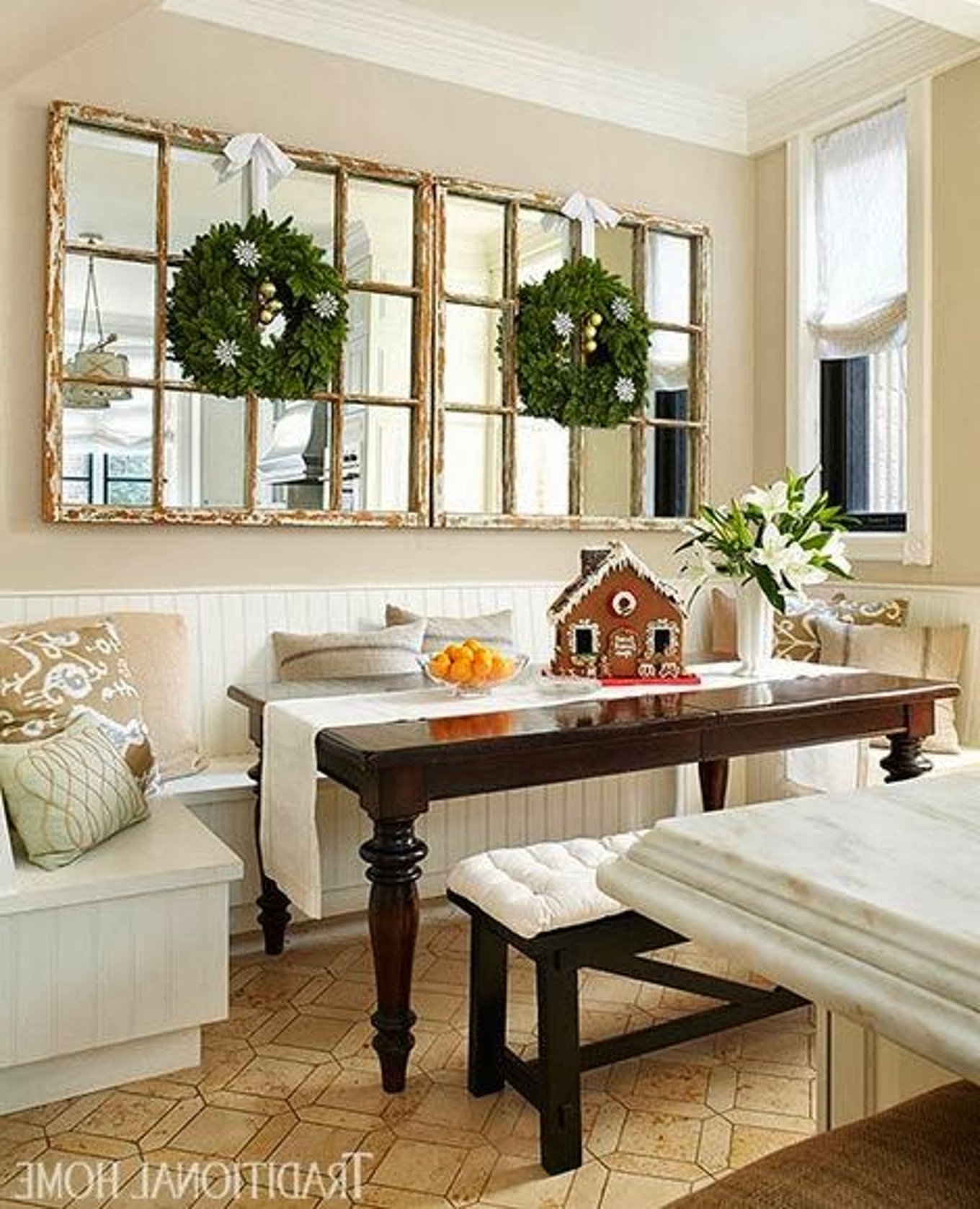 breakfast nook in Kitchen Christmas Decoration Ideas | LovelySpaces.com