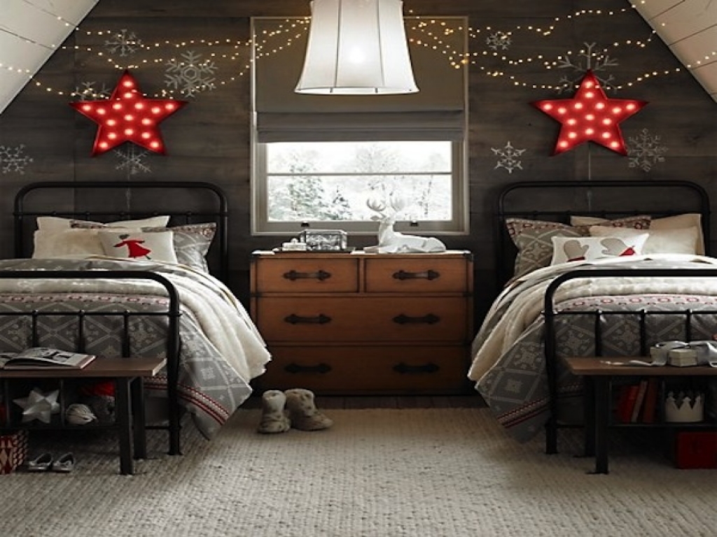 star bright in Christmas DIY decorations for kids bedrooms | lovelyspaces.com