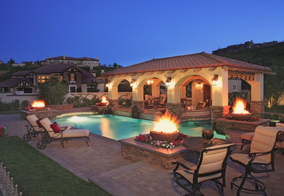 villa designed backyard in Best Inspiring Backyard Designs | LovelySpaces.com