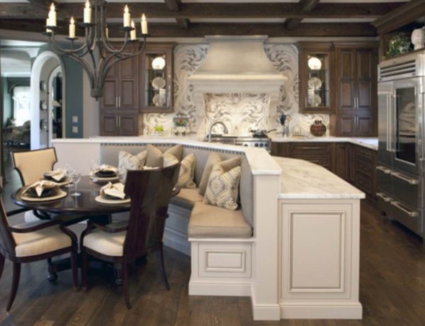 L-shaped kitchen island with seating | lovelyspaces.com